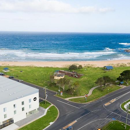 Abode Malua Bay Hotel Exterior photo